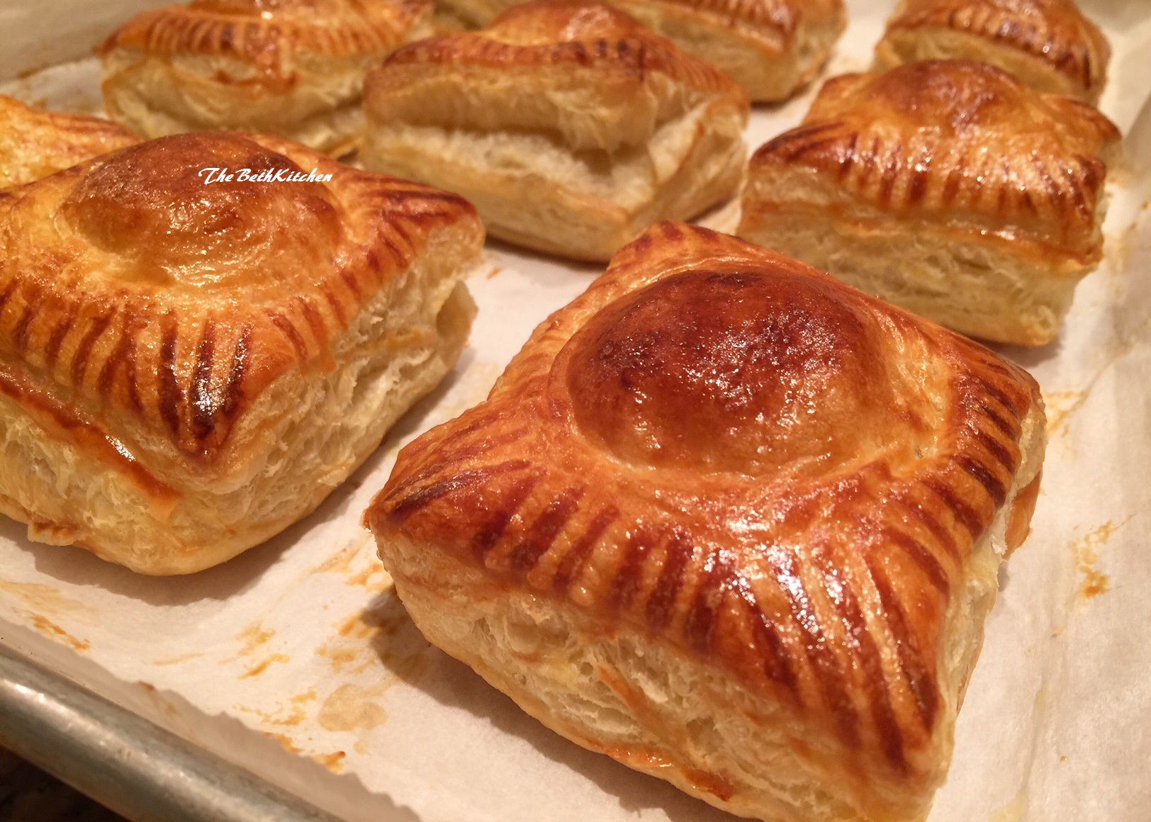 Bánh Pateso Pâté Chaud