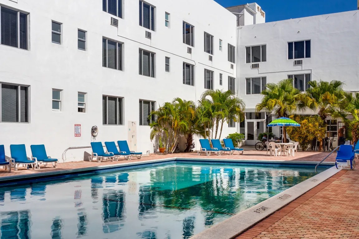 5 BEST Hostels in Miami (2024 Insider Guide)