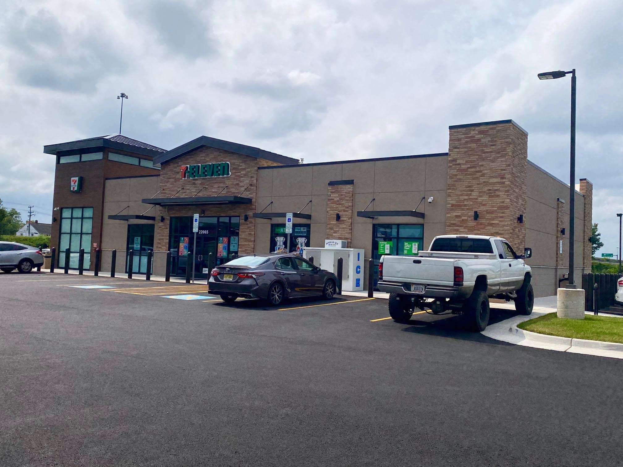 New Sterling 7Eleven holds grand opening today The Burn