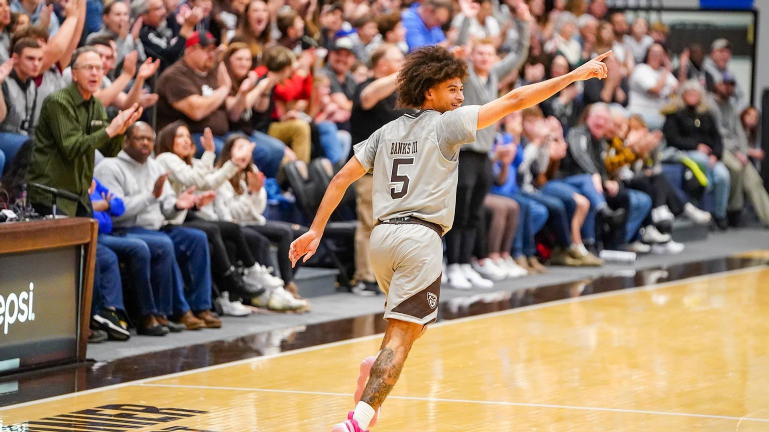 Bonaventure Opens Conference Play With Convincing Win Over UMass The