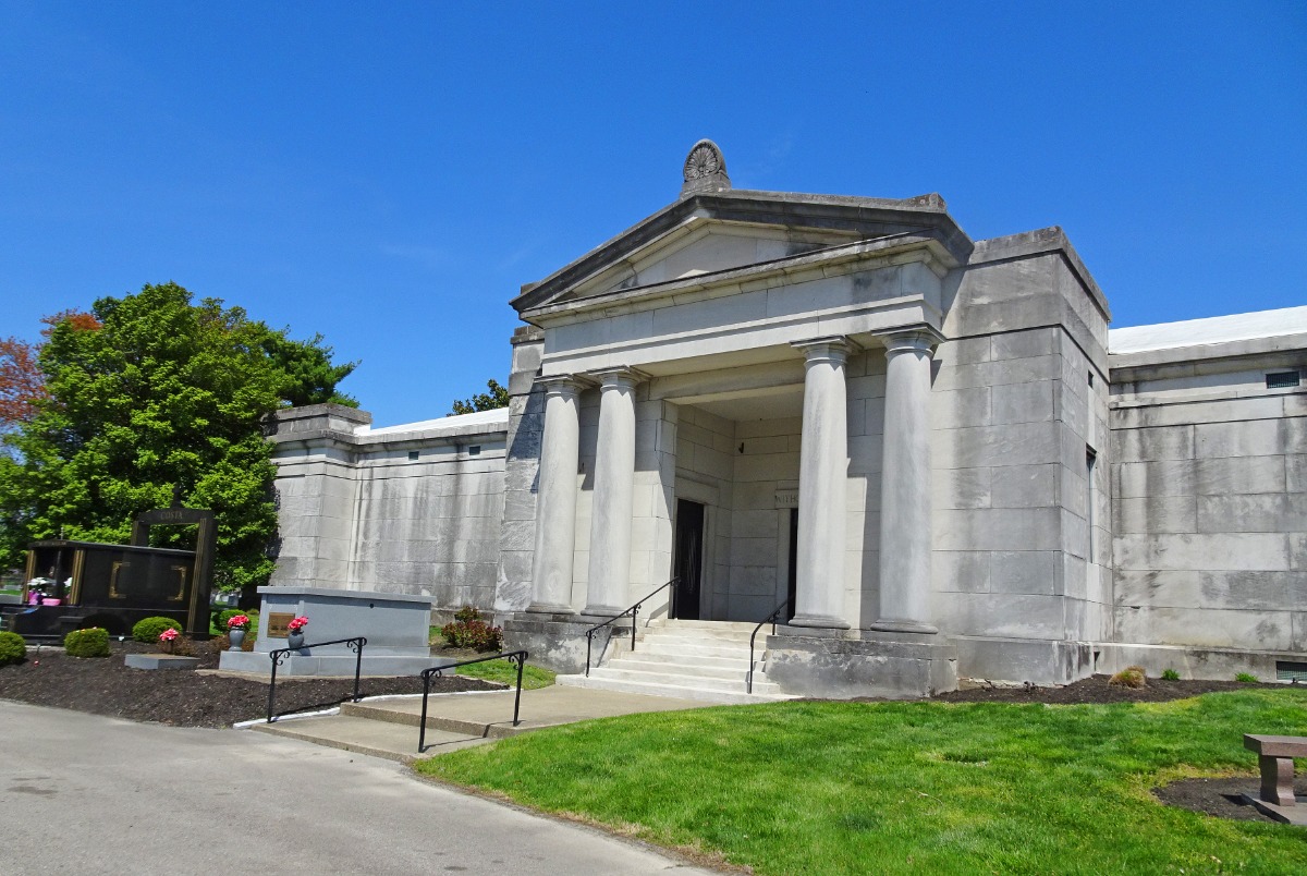 12 Private Family Single Couch Crypts for Sale 120K! Evergreen