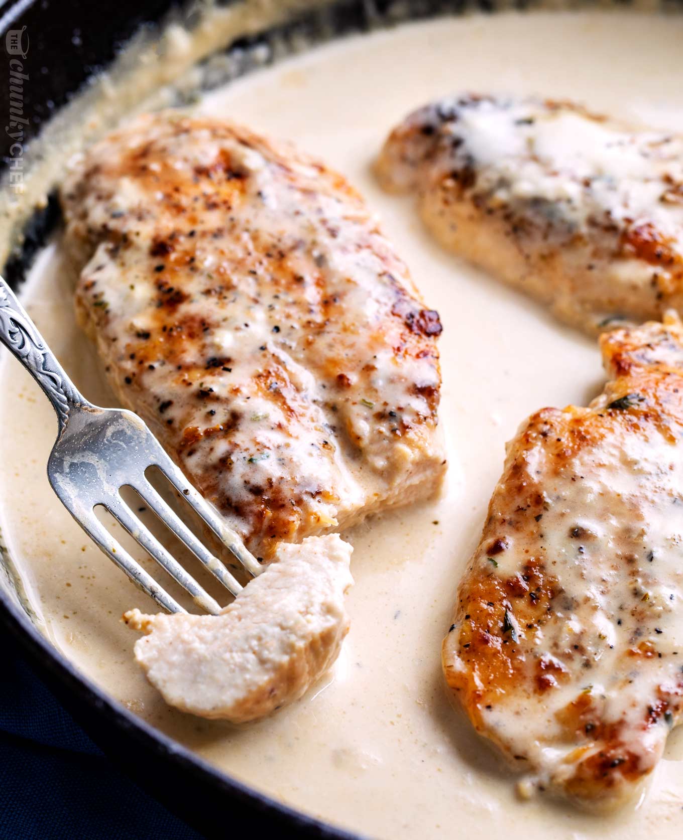 One Pan Creamy Garlic Chicken Breasts (Quick & Easy!) The Chunky Chef
