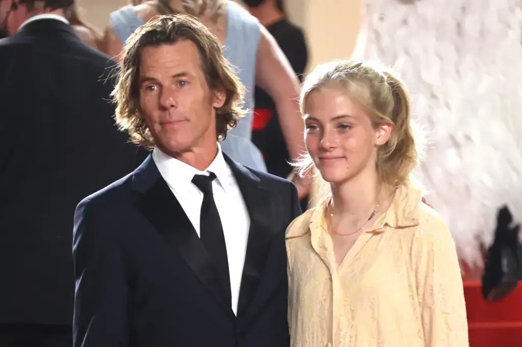 Julia Roberts' daughter, Hazel Moder Biography Instagram, Age, Net