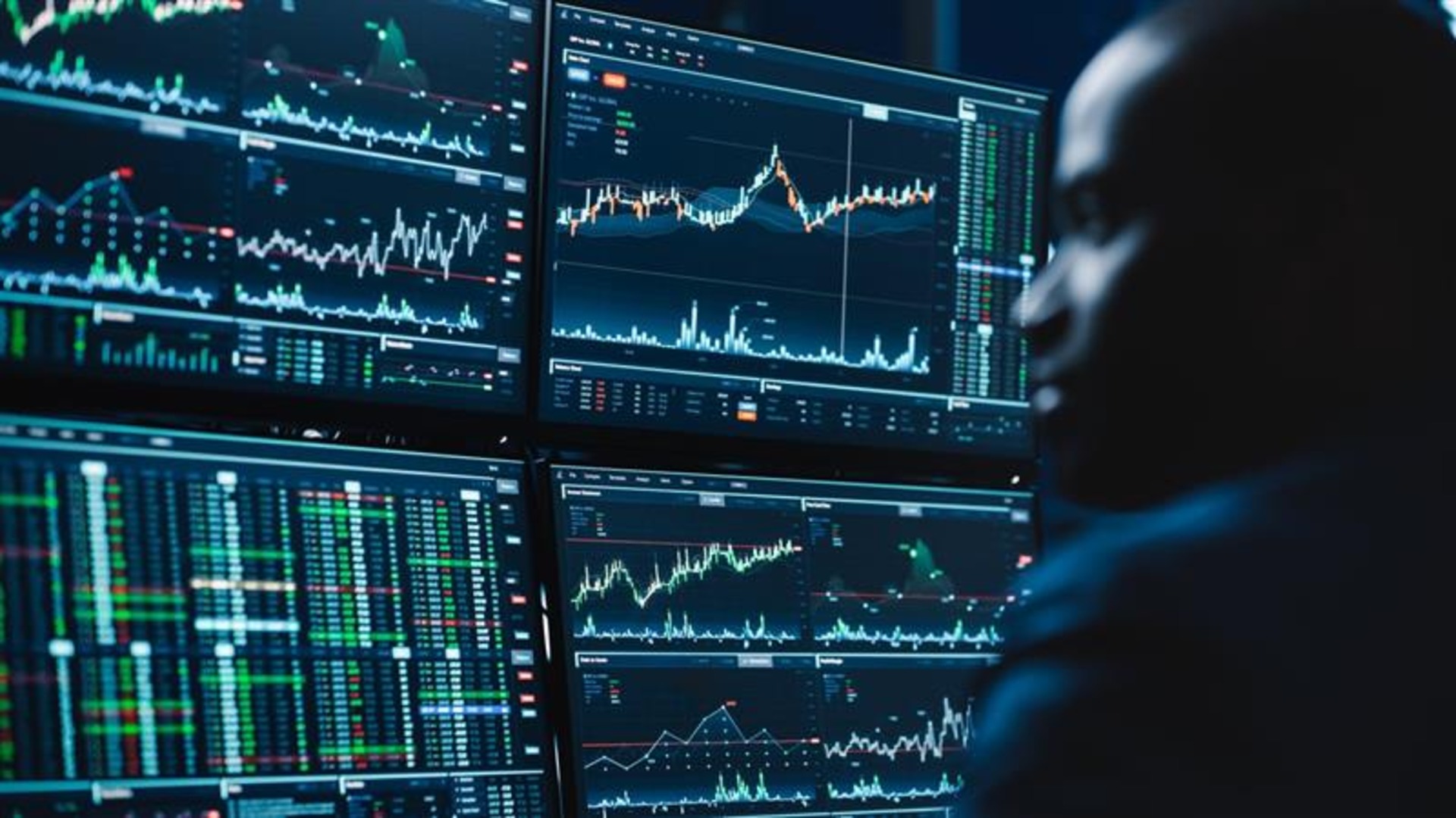 EarnForex – Helping Users Find Best Crypto Prop Firms and Crypto Forex Brokers