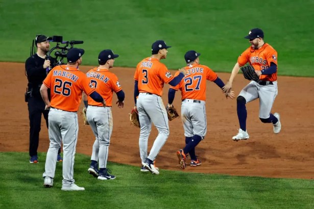 Analyst Names Free Agent First Baseman As A Good Fit For Astros