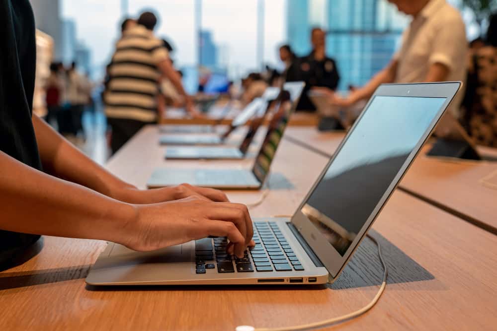 Are Apple Computers Worth It? (10 Reasons They Are)