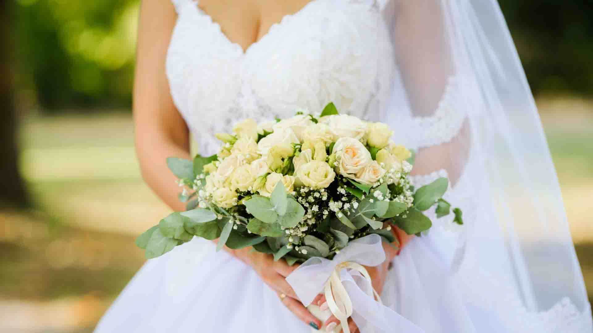 Something Borrowed Blooms lets you 'rent' flowers for your wedding