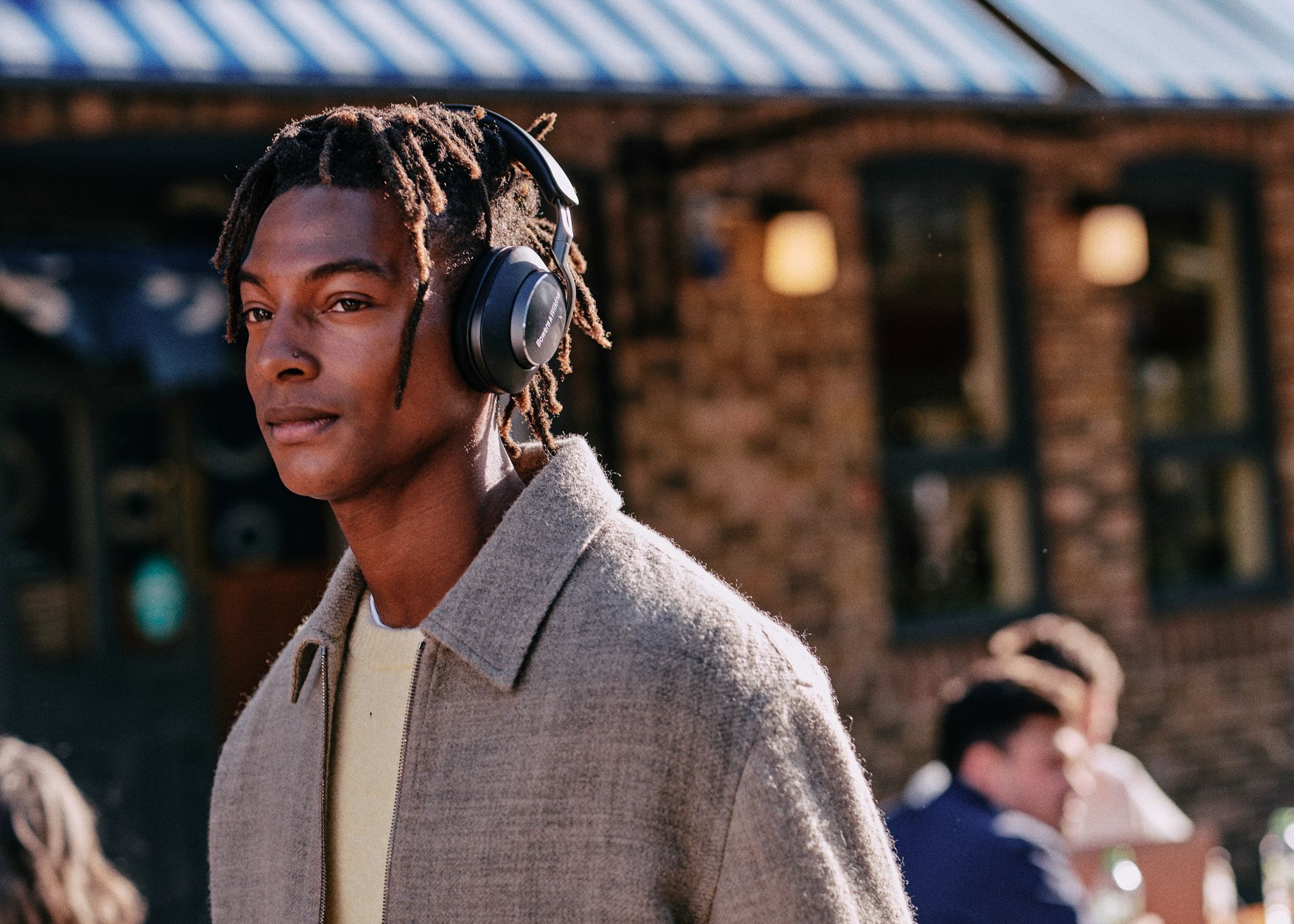 Bowers & Wilkins PX8 Wireless Headphones | The Coolector