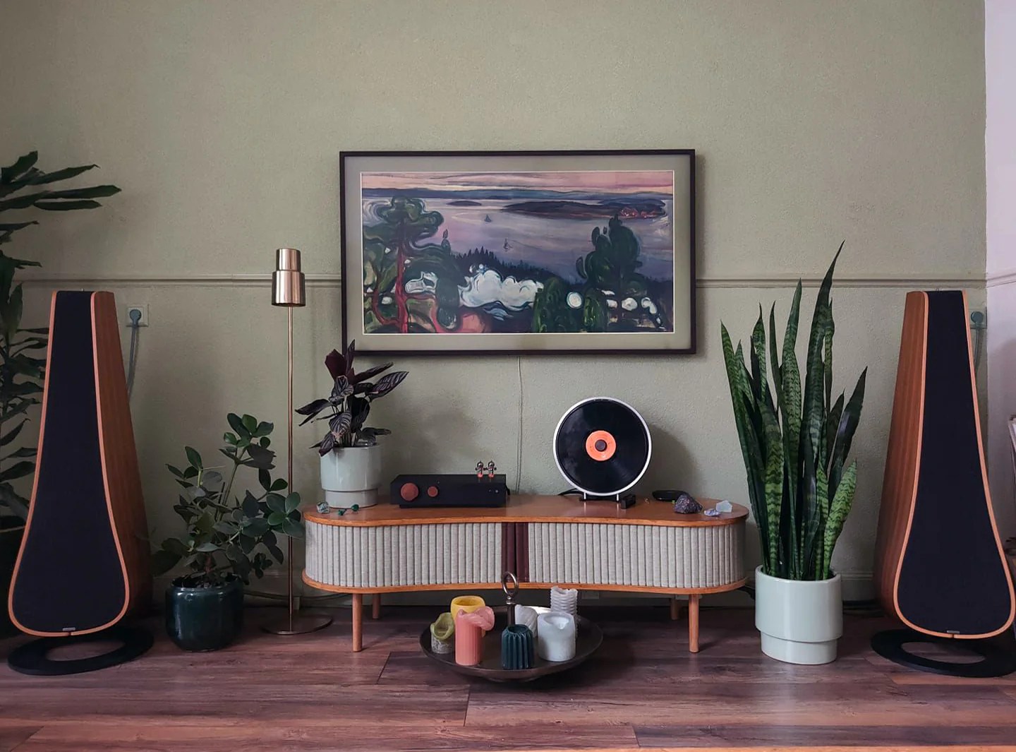 Miniot Black Wheel Turntable | The Coolector