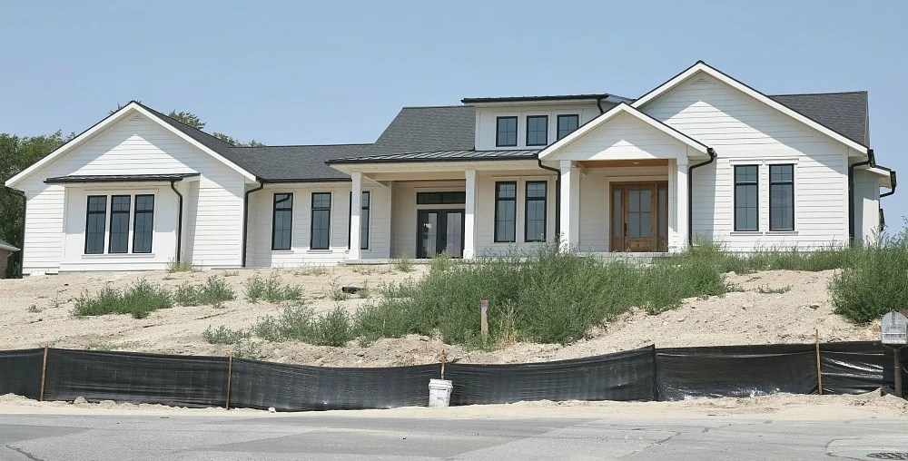 How Modern Farmhouse Exteriors are Evolving