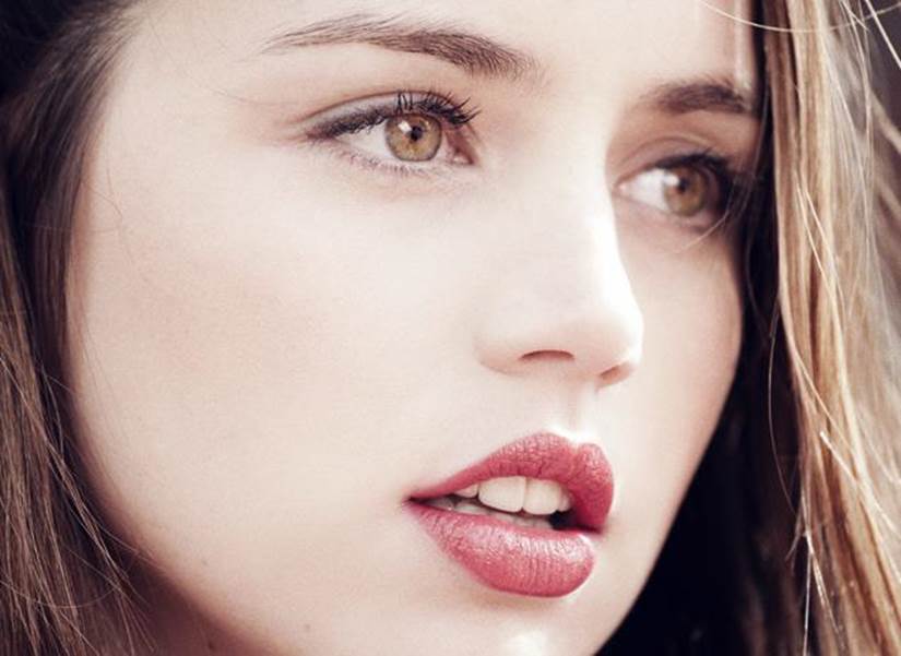 ANA DE ARMAS, TV and Theater Actress, Born Camaguey. + ANA DE ARMAS