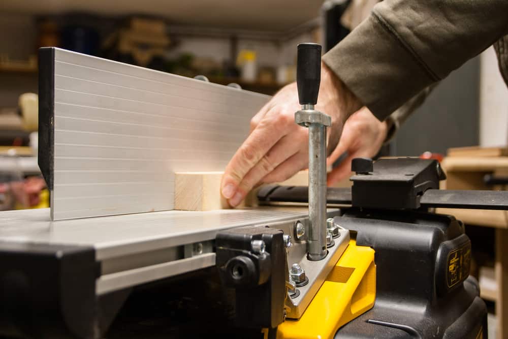 8 Tips to Use a Jointer Like Guru