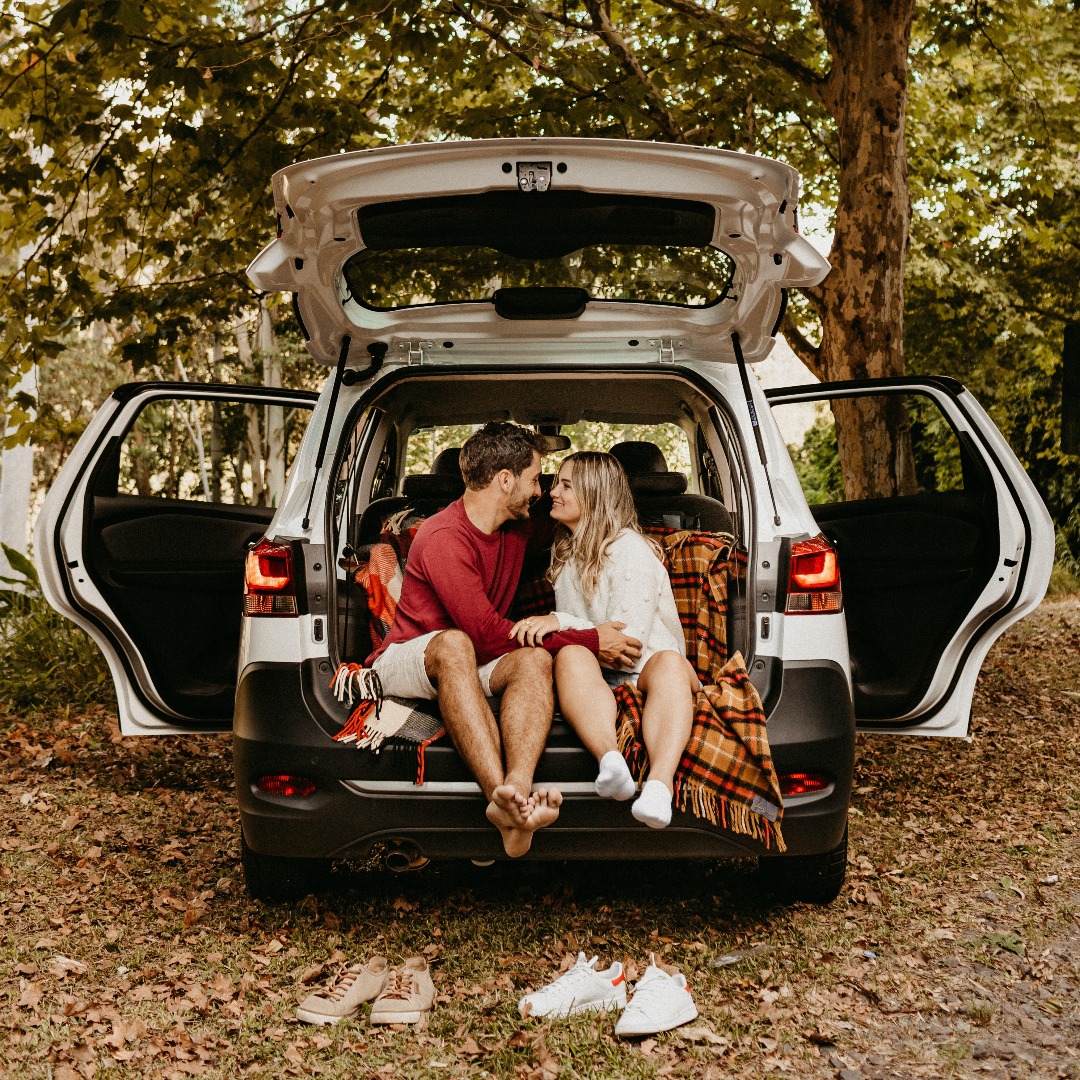 90+ Romantic and Fun Fall Date Ideas The Dating Divas