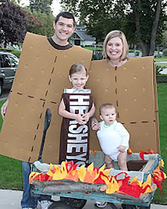 101 Best Halloween Family Costume Ideas 2021 The Dating Divas