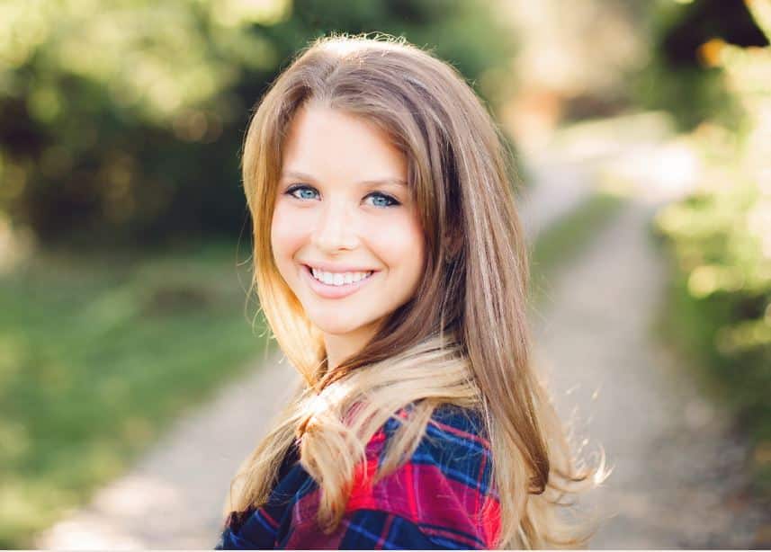 50 Unique Senior Picture Ideas + Expert Tips The Dating Divas