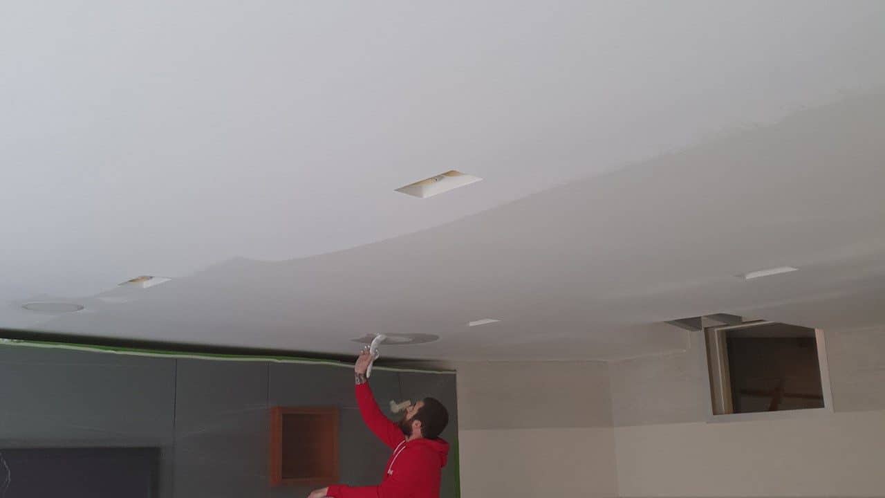How to Avoid Roller Marks When Painting a Ceiling Decorator's forum UK
