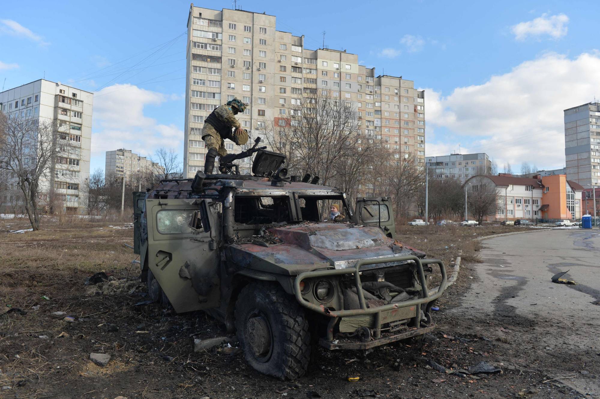 Russian Airborne Troops Land in Ukraine's Second City Kharkiv Army