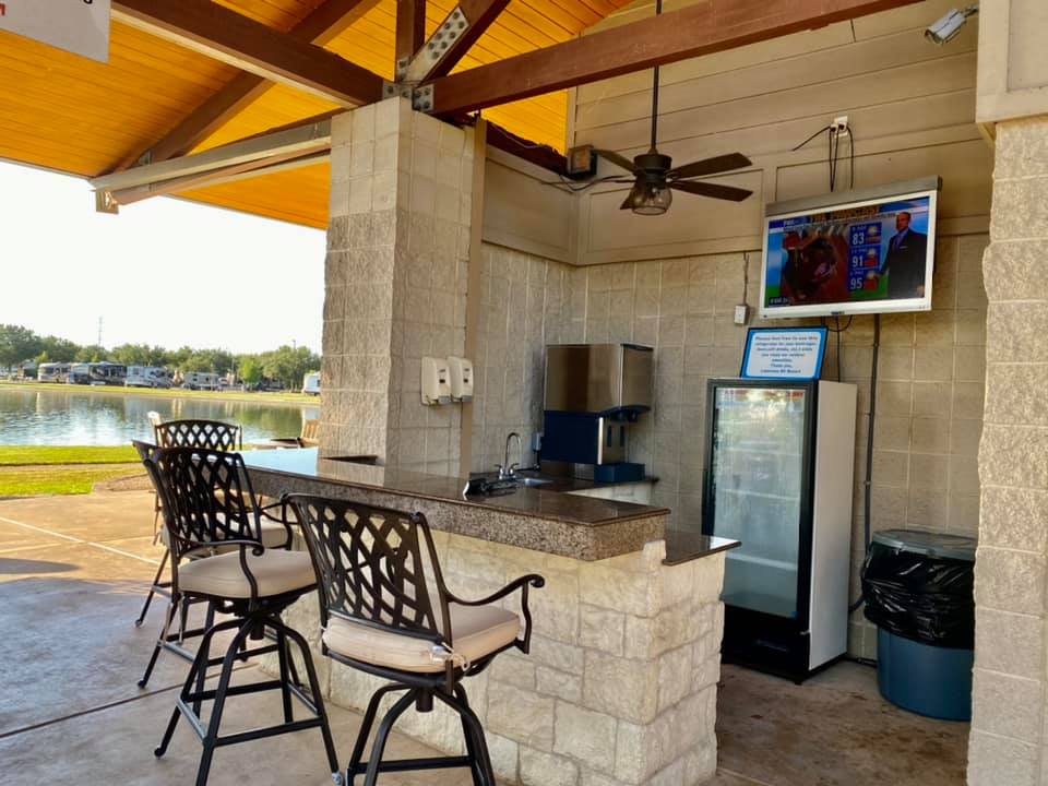 Lakeview RV Resort Houston, Texas The Desert Way with Jaylyn and John