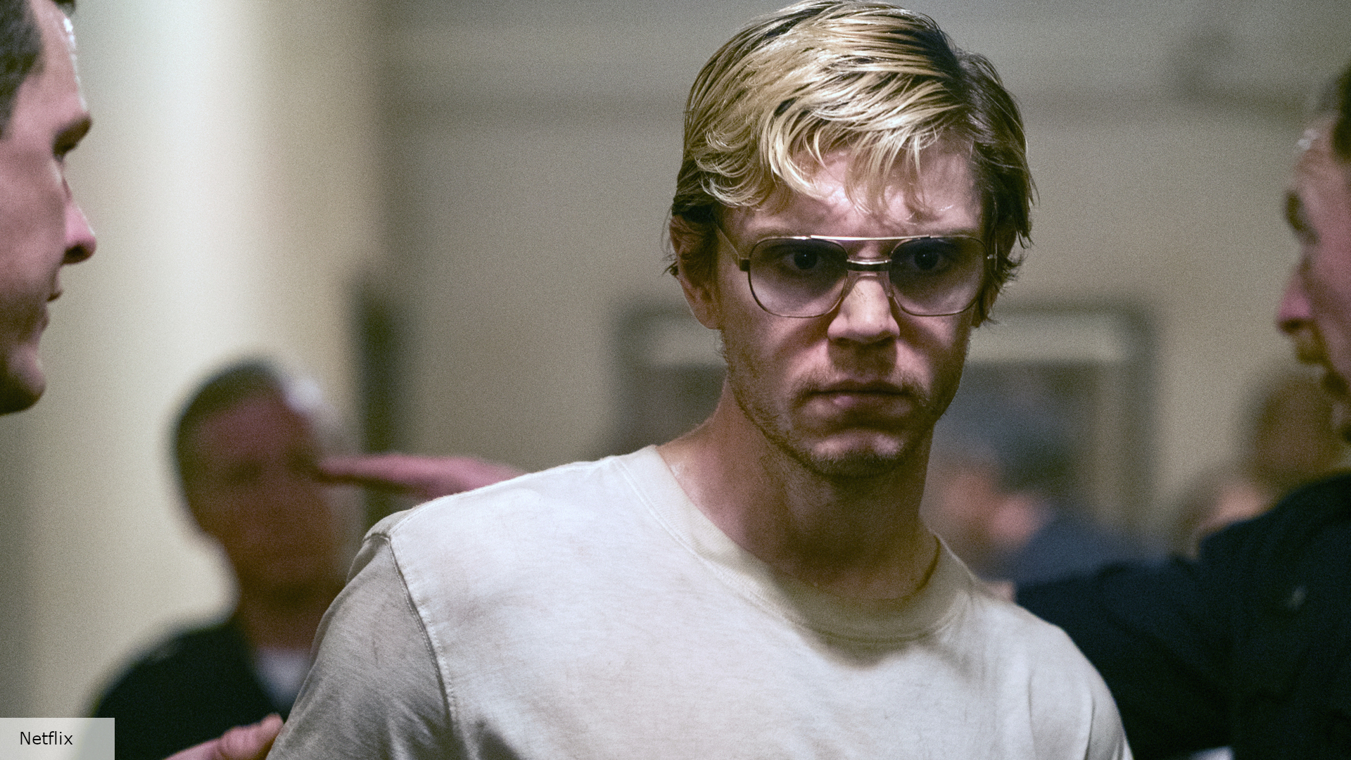 Jeffrey Dahmer costumes banned from eBay after Netflix series(09)
