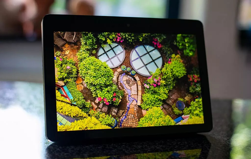 How to use the Amazon Echo Show 10 as a digital picture frame (Product