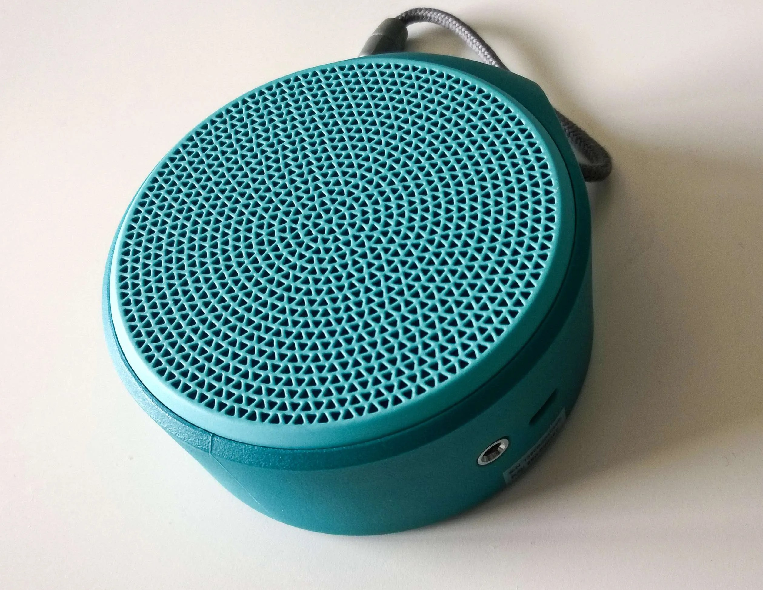 Logitech X100 Mini Bluetooth Speaker Review Small size, big sounds