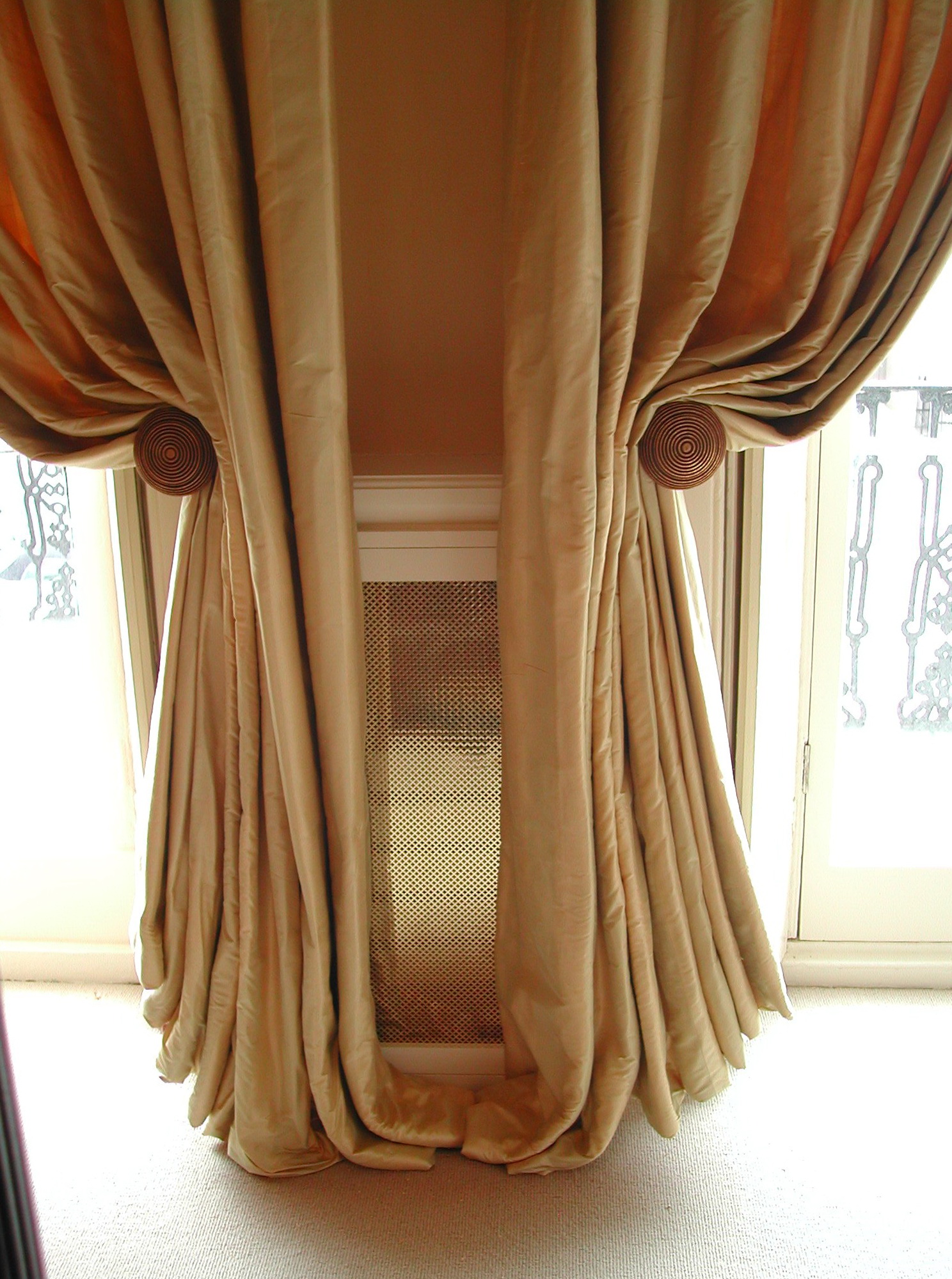 Images Of Curtains With Holdbacks Home Design Ideas