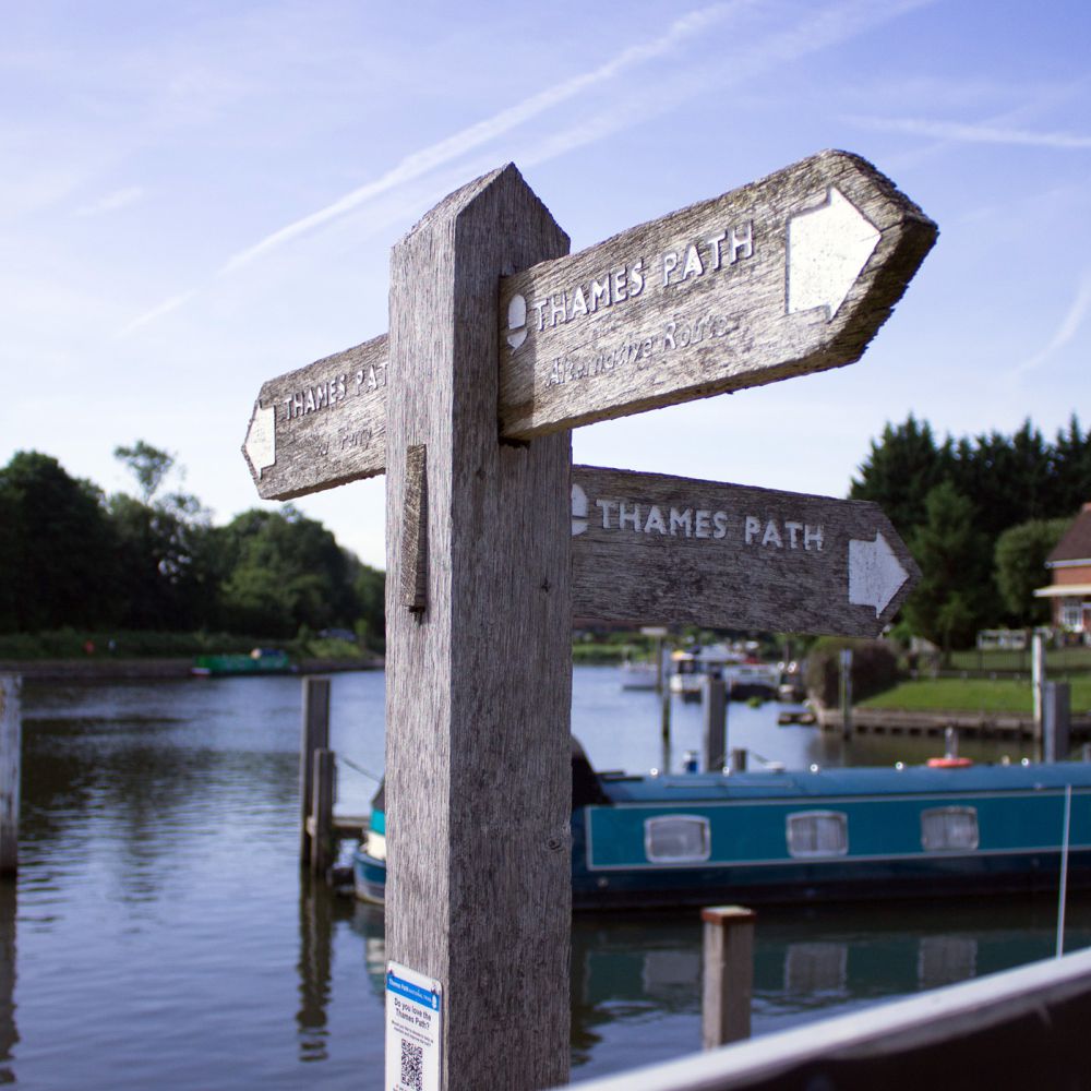 The Ferry Point, Shepperton Shopping, Boating, and Business
