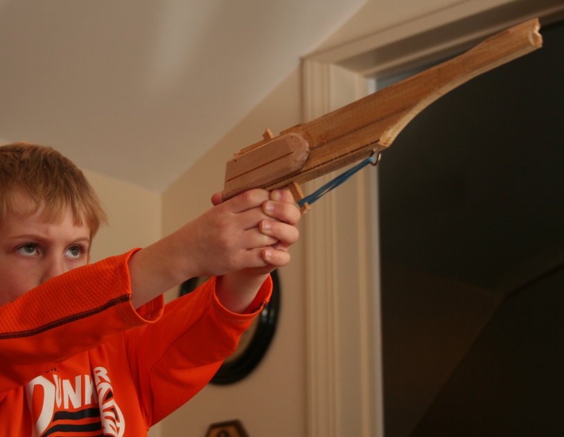 plans dezignes Detail Rubber band gun woodworking