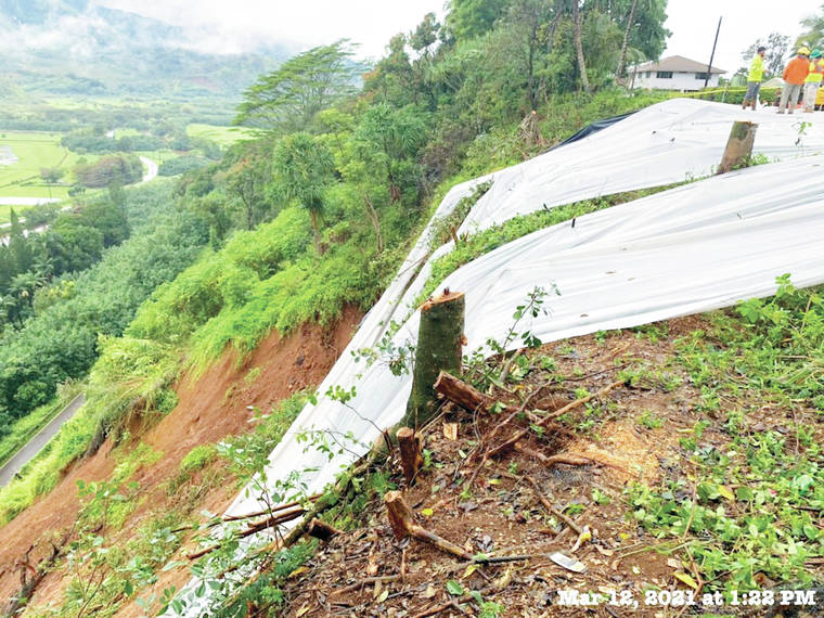 State crews assess Hanalei Hill The Garden Island