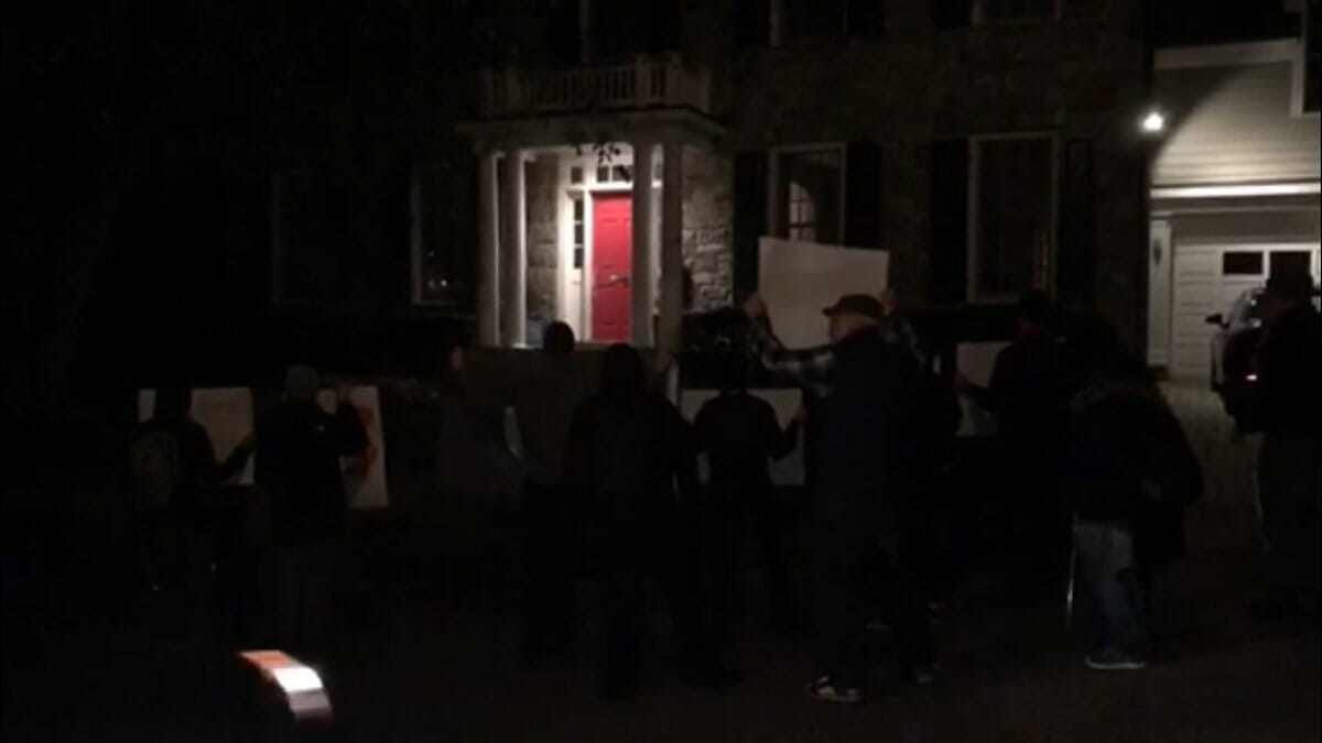 BREAKING ANTIFA MOB CURRENTLY OUTSIDE HOME OF TUCKER CARLSON