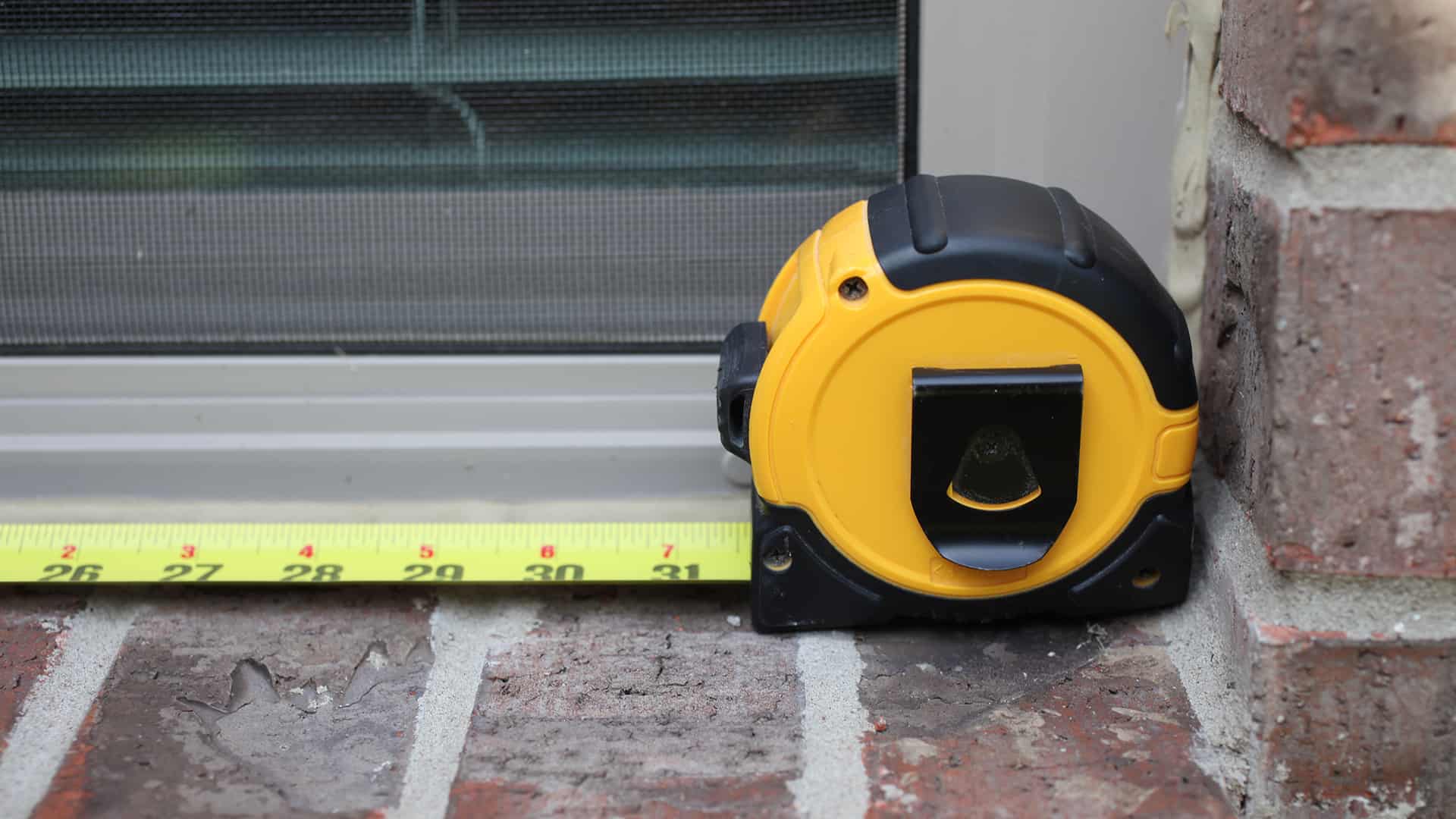 How to use a Tape Measure (The Right Way) The Geek Pub
