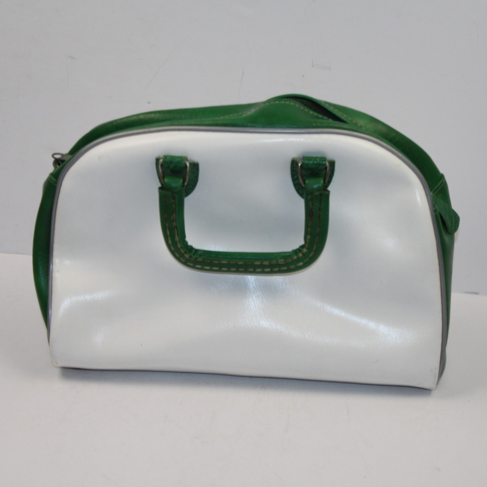 Lot Detail Classic MacGregor Green & White Golf Shag Bag