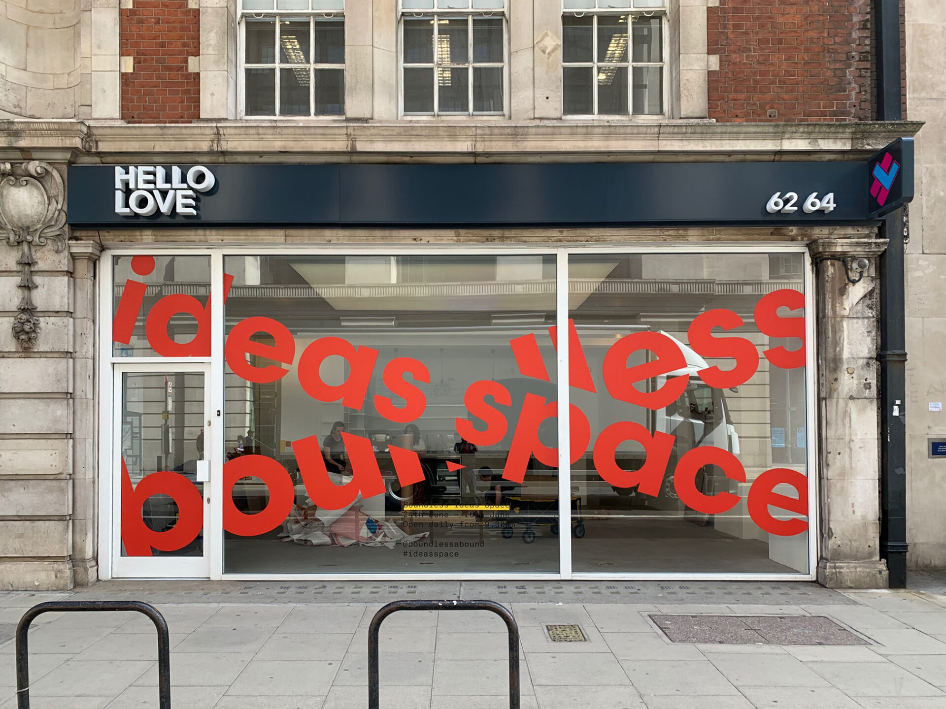 A Quick Guide to Pop Up Shop Signage & Display