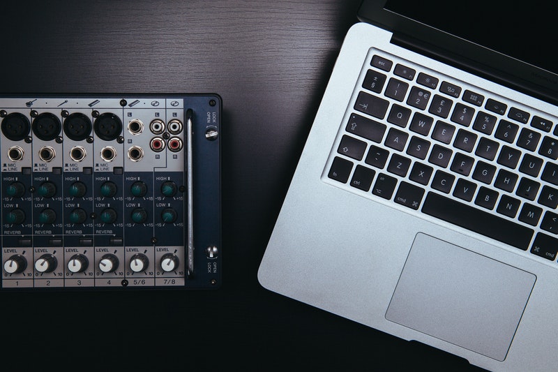 10 Best Audio Interfaces For Mac [2020 Reviews]