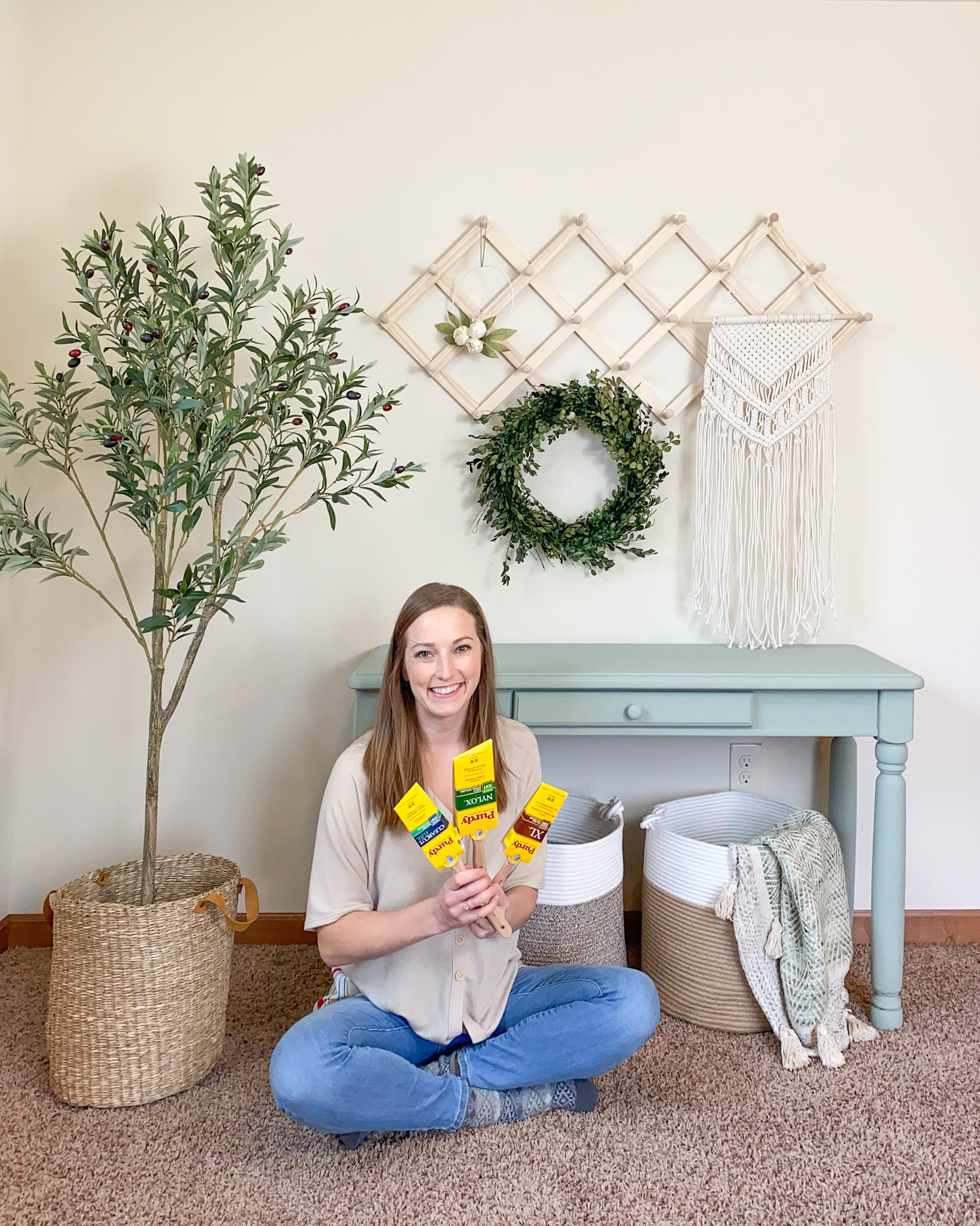 What paint brush should I use? For a smooth finish, a perfect line and