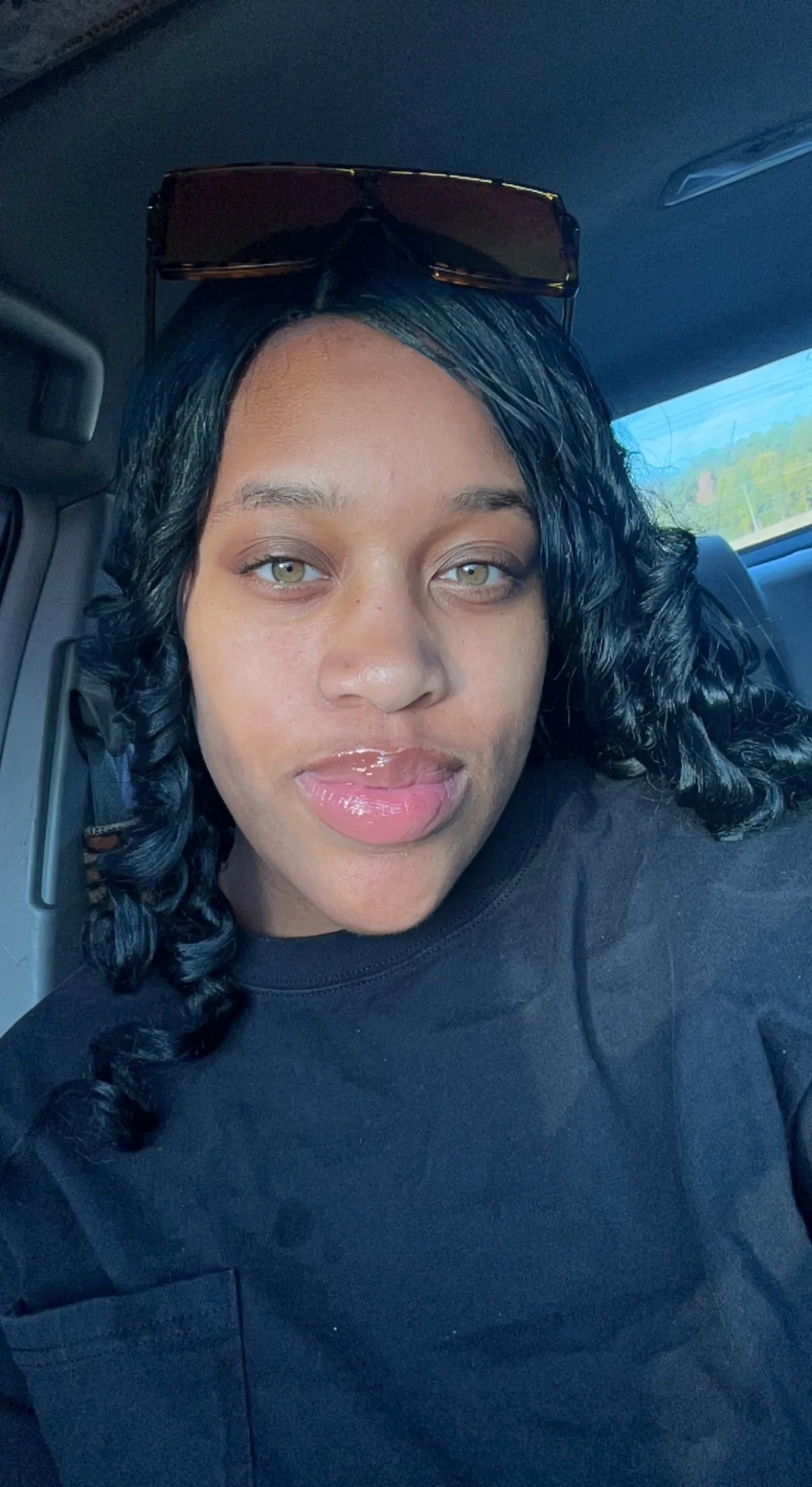 Konji E. The Helper Bees