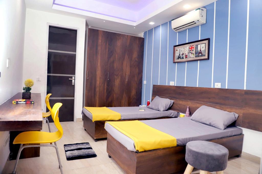 Best luxury PG in Noida with food at affordable price Thehivehostels