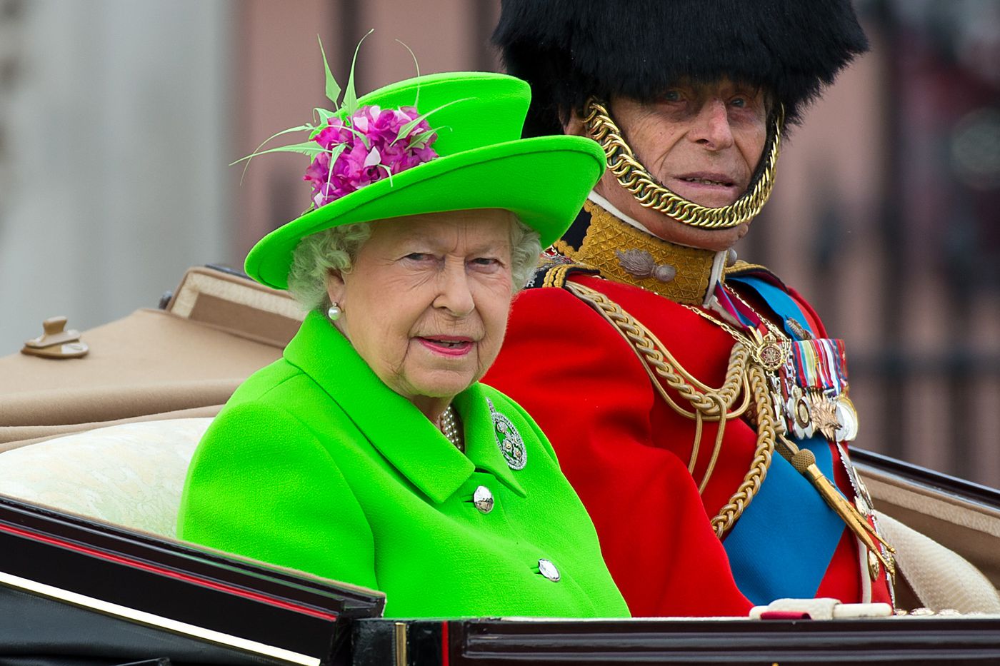 WHEN THE QUEEN WEARS GREEN, THE GOES INSANE The