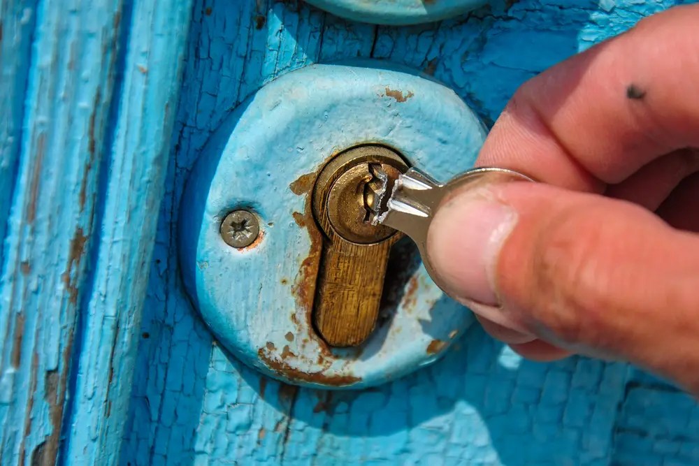 12 Ways To Get A Broken Key Out Of A Lock Key Man Locksmith