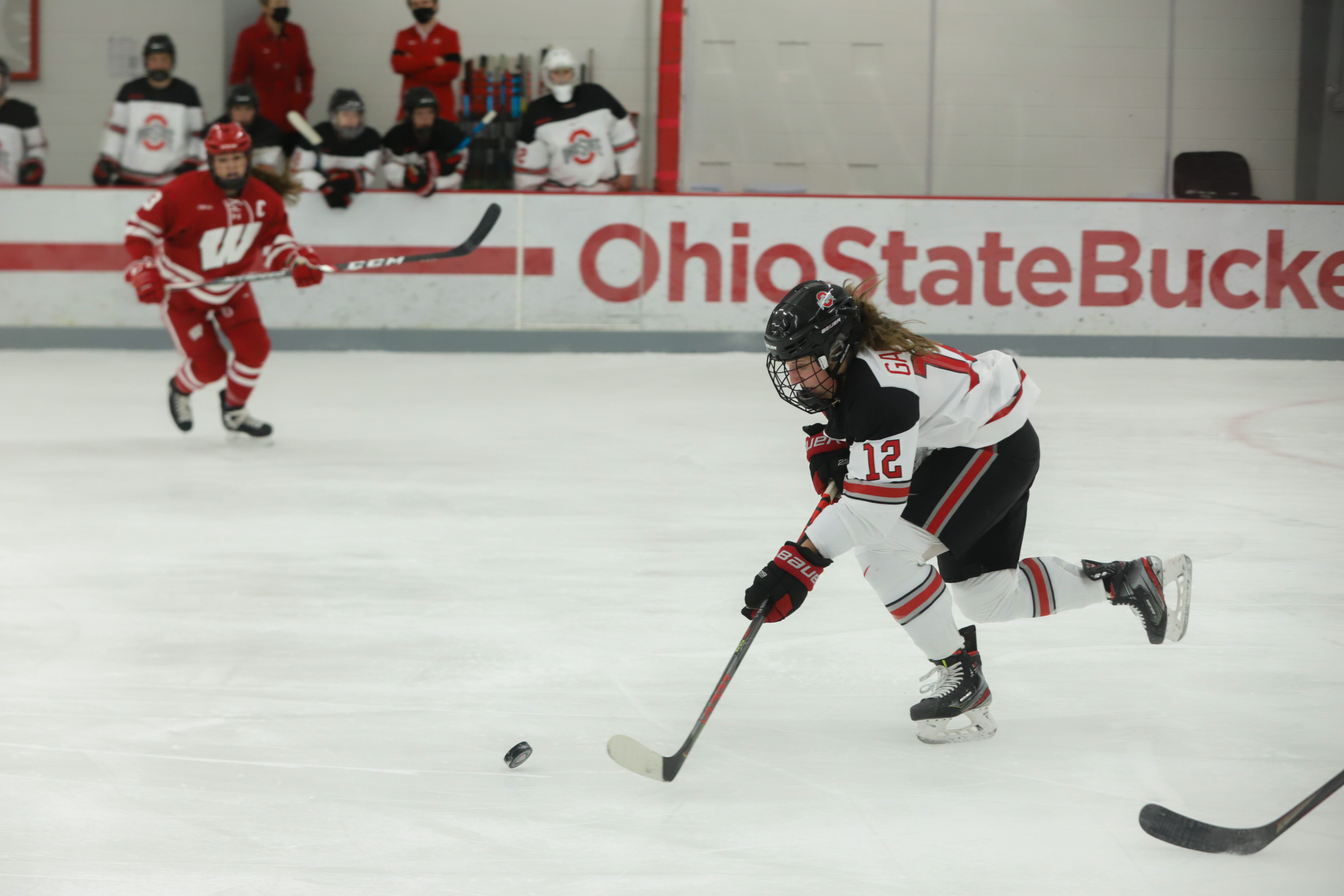 Women’s Hockey No. 3 Ohio State falls to No. 2 Minnesota in series opener LaptrinhX / News