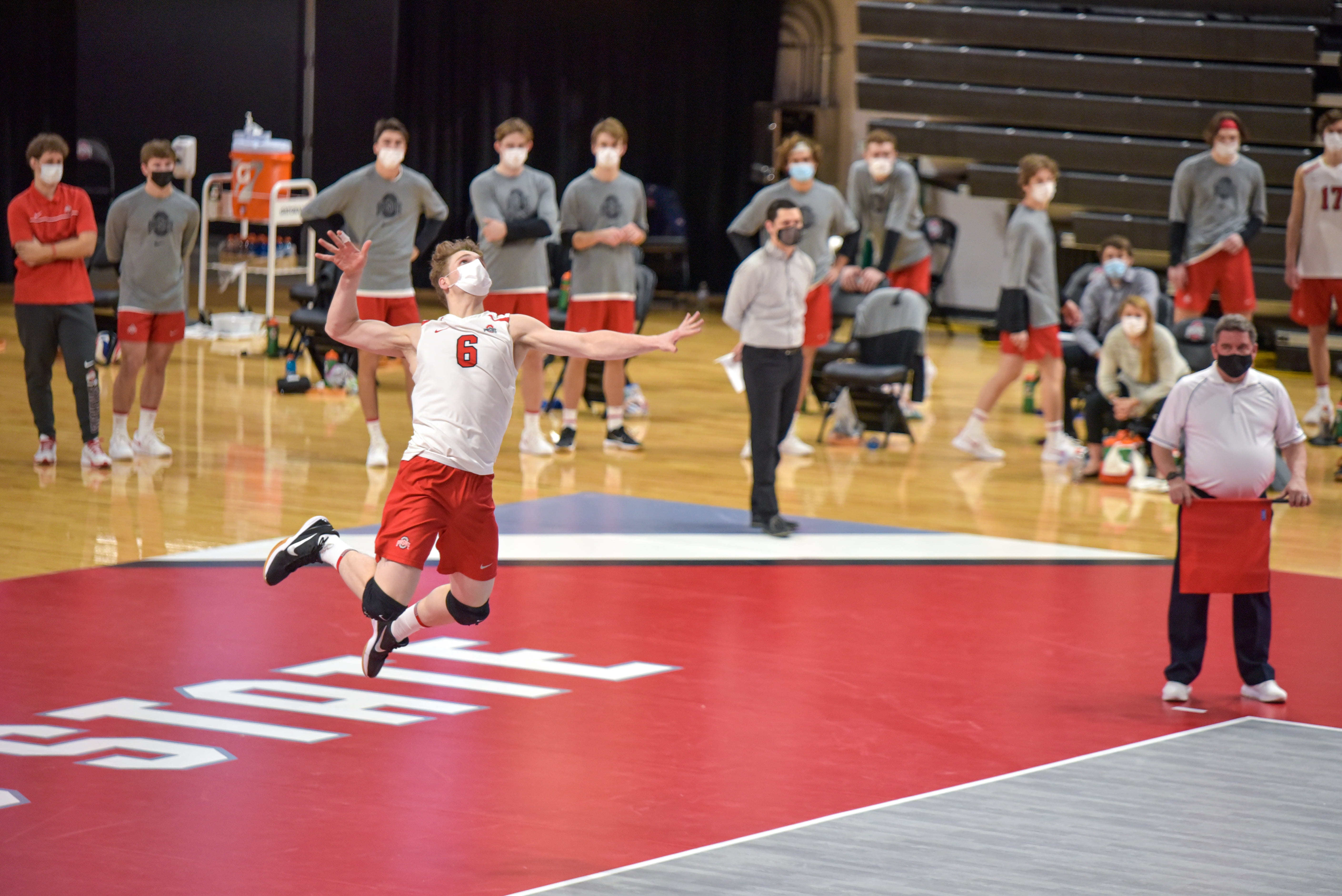 Men’s Volleyball Buckeyes split series with Hawks to close out the