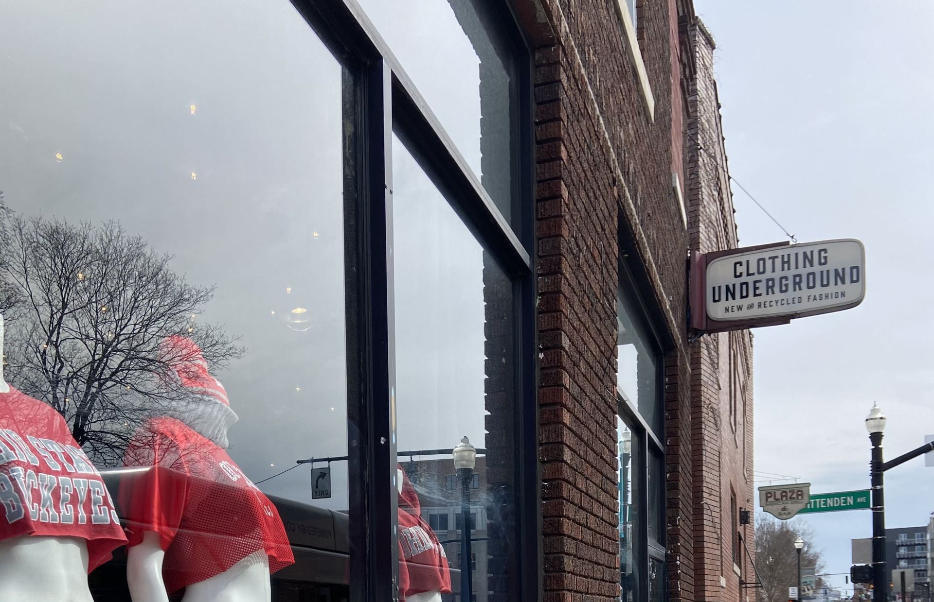 Ohio State apparel shops see an uptick in sales with warm weather returning