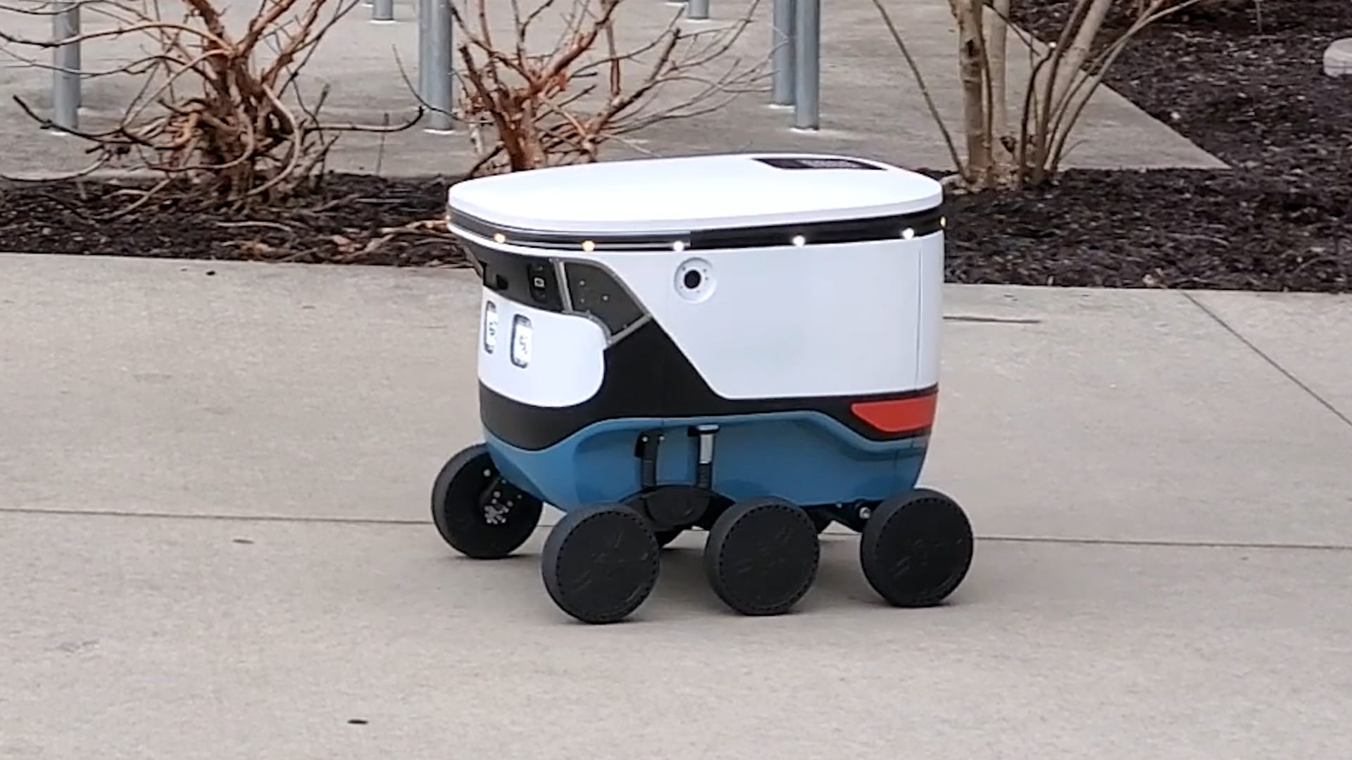 Food delivery robots to return to campus this fall
