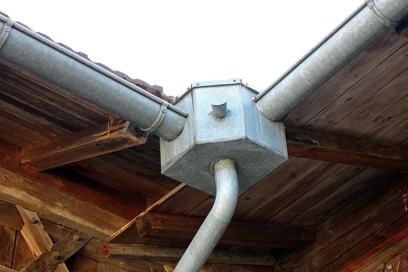 Roof Gutter Rainwater Collection Systems for Rainwater Tanks
