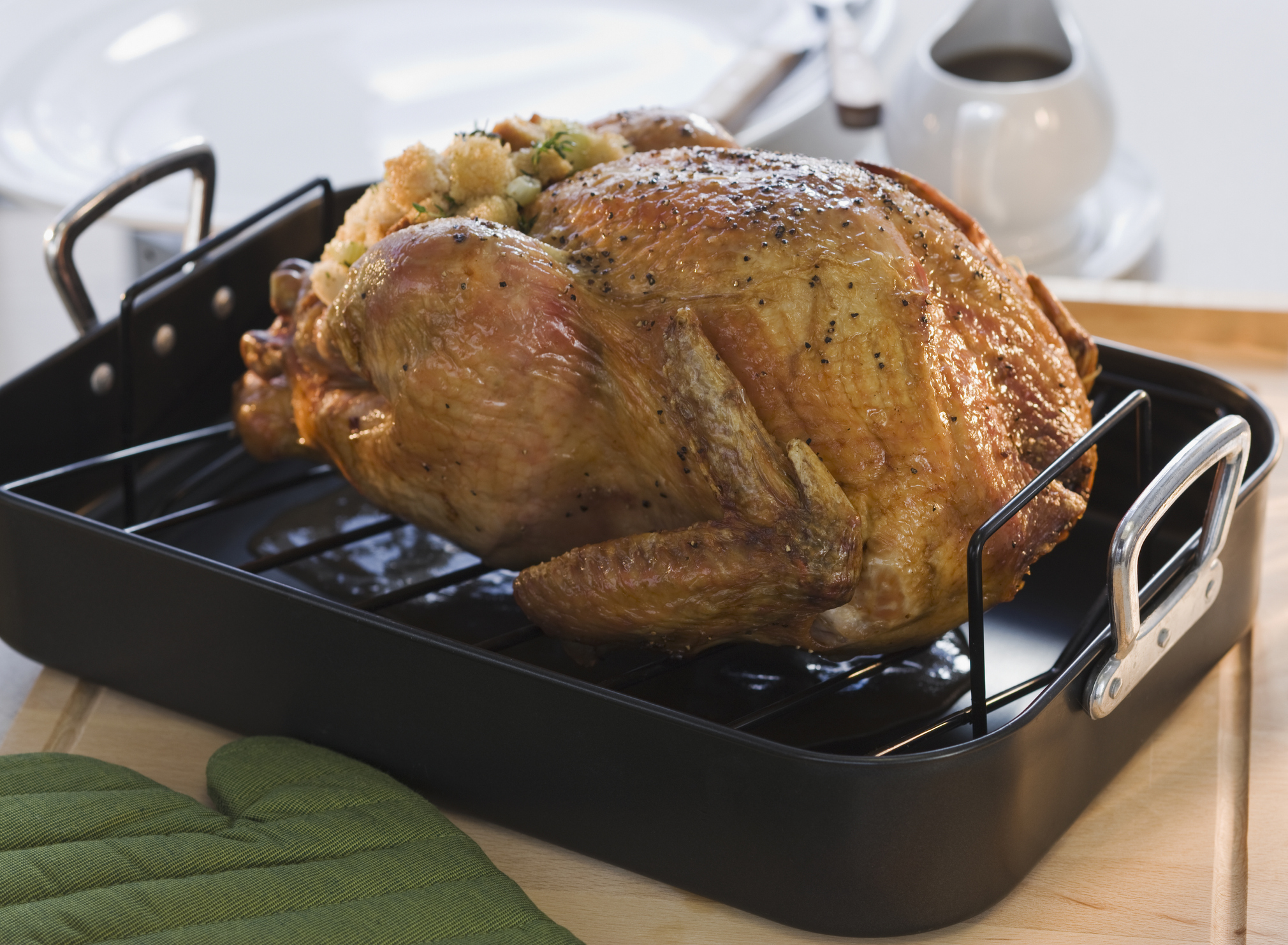 The 10 Best Roasting Pans for Your Thanksgiving Turkey The Manual (2023)