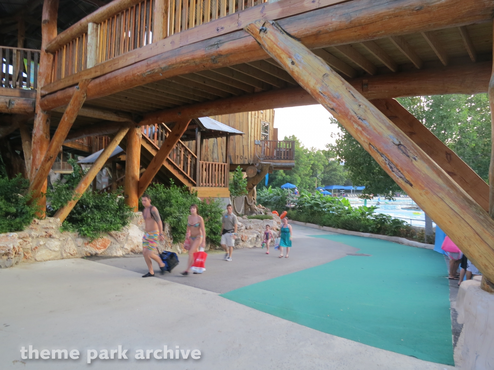 Treehaus Luxury Suites at Schlitterbahn New Braunfels Theme Park Archive