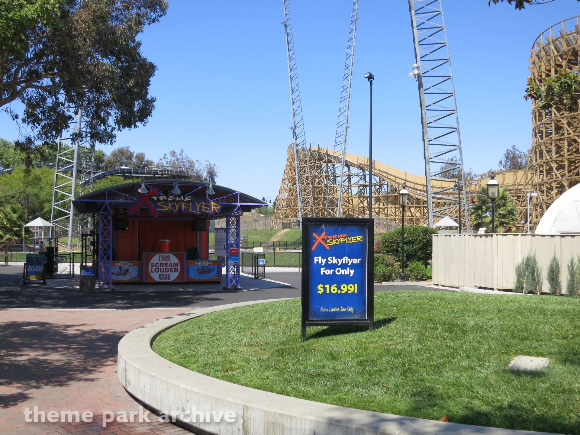 Xtreme Skyflyer at California's Great America Theme Park Archive