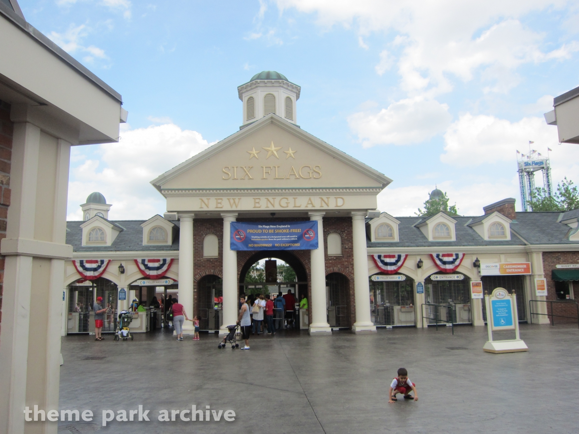 Six Flags New England 2011 Theme Park Archive