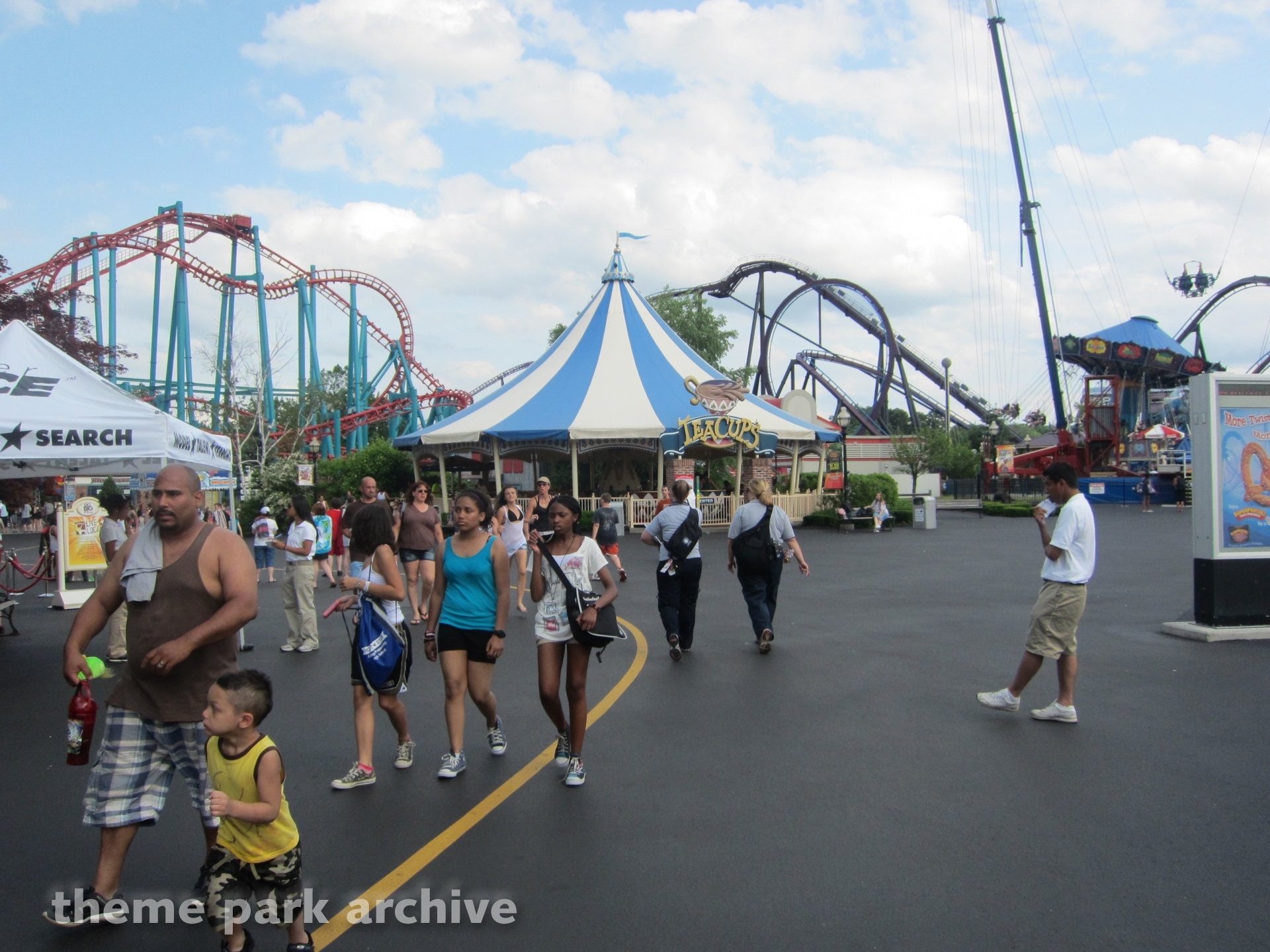 Tea Cups at Six Flags New England Theme Park Archive
