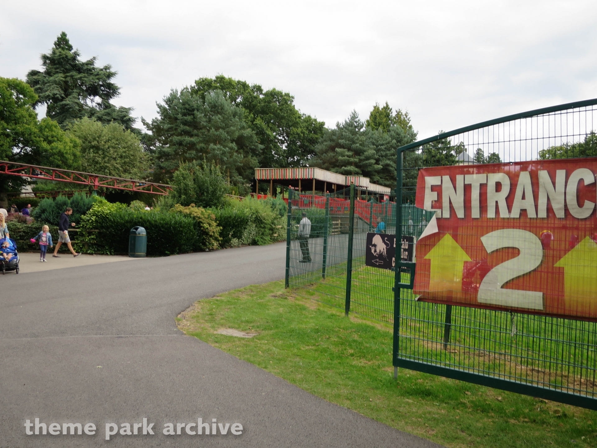 Entrance 2 at Drayton Manor Theme Park Archive